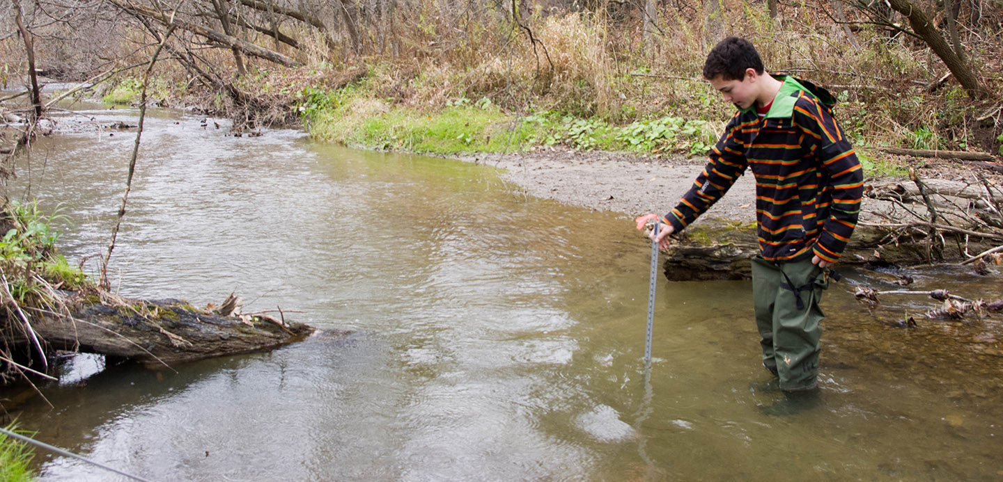 student takes part in River Systems program at Kortright Centre