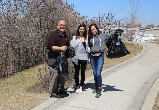 TRCA staff at litter clean-up event