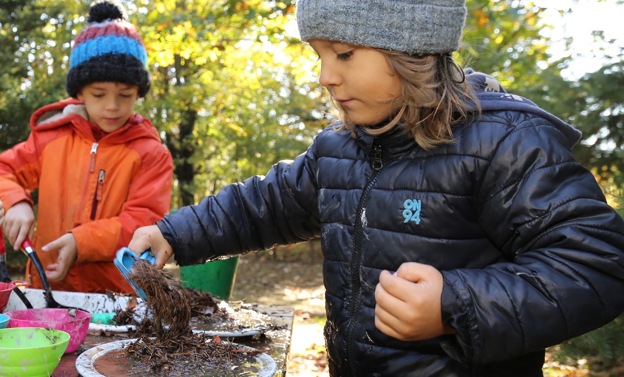 children take part in Early Years Forest Play program at Lake St George Field Centre