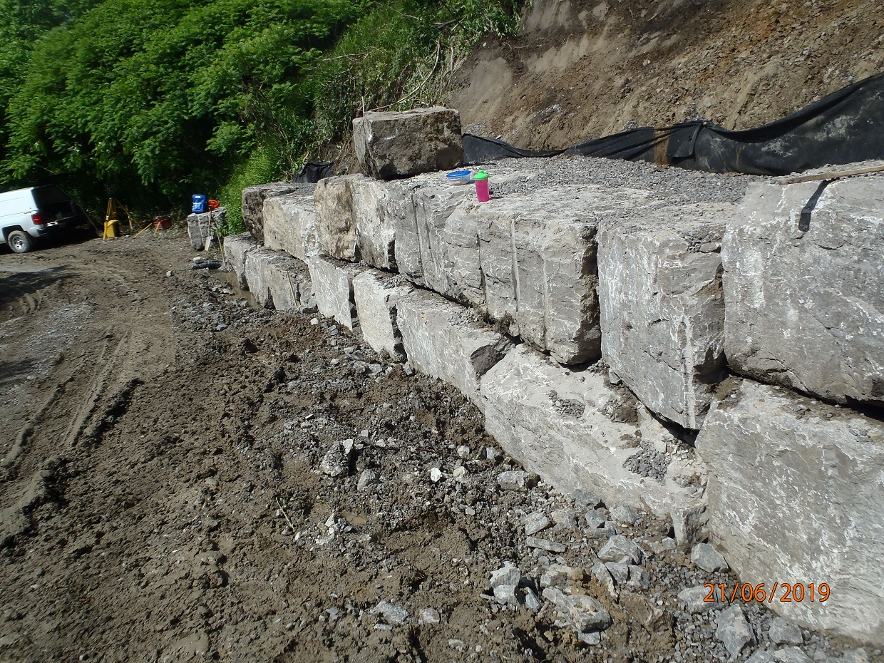 construction of armourstone wall